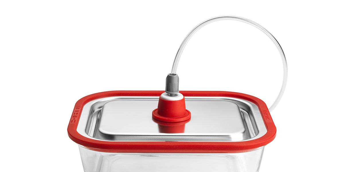 Sklenené nádoby na vákuovanie s nerezovým vekom