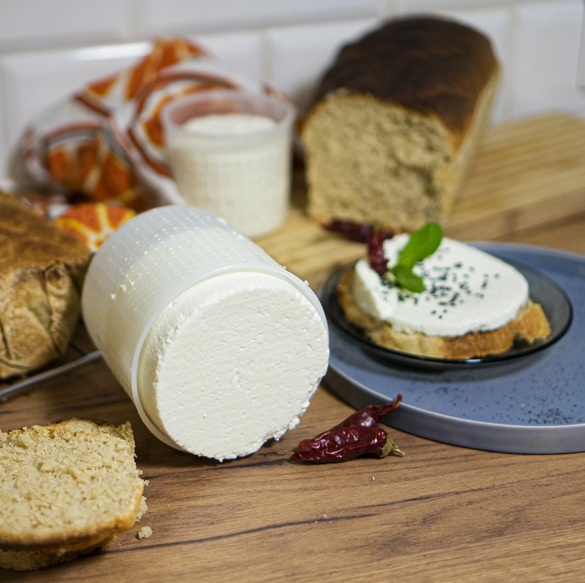 Okrúhla syrárska forma Ø 10 x 9,5 cm na 300 g